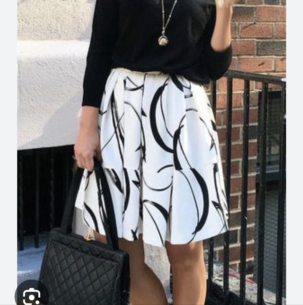 Banana Republic Black and White  Skirt Sz.8 NWT